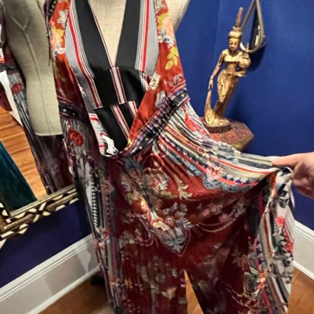 Camilla printed jumpsuit with crystal embellishments. Plunging halter neckline. - Picture 4 of 5
